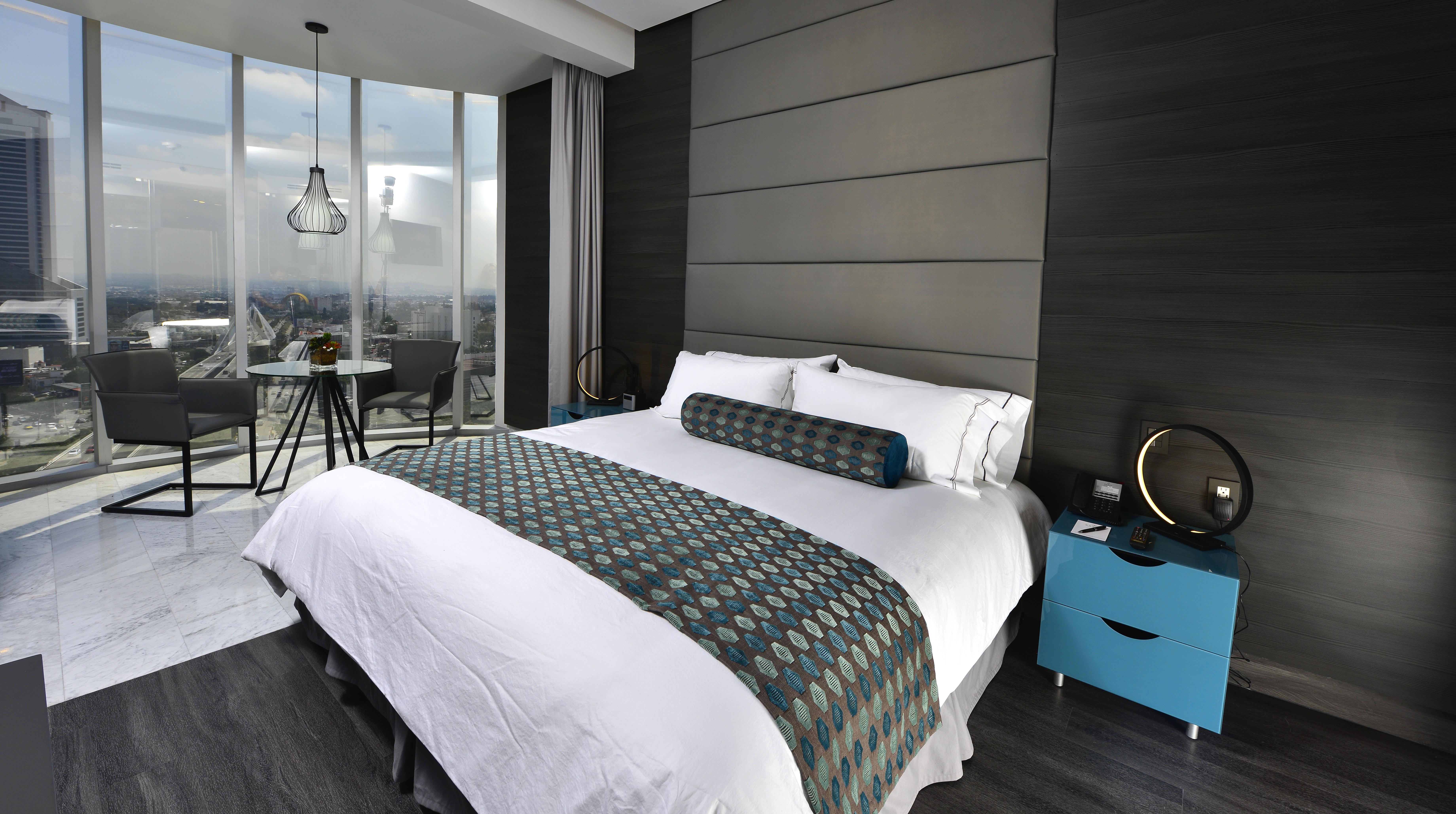 Baruk Guadalajara Hotel De Autor Eksteriør billede A bed runner