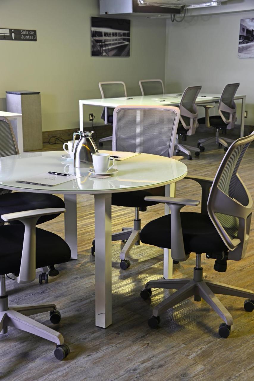 Baruk Guadalajara Hotel De Autor Eksteriør billede Office chairs